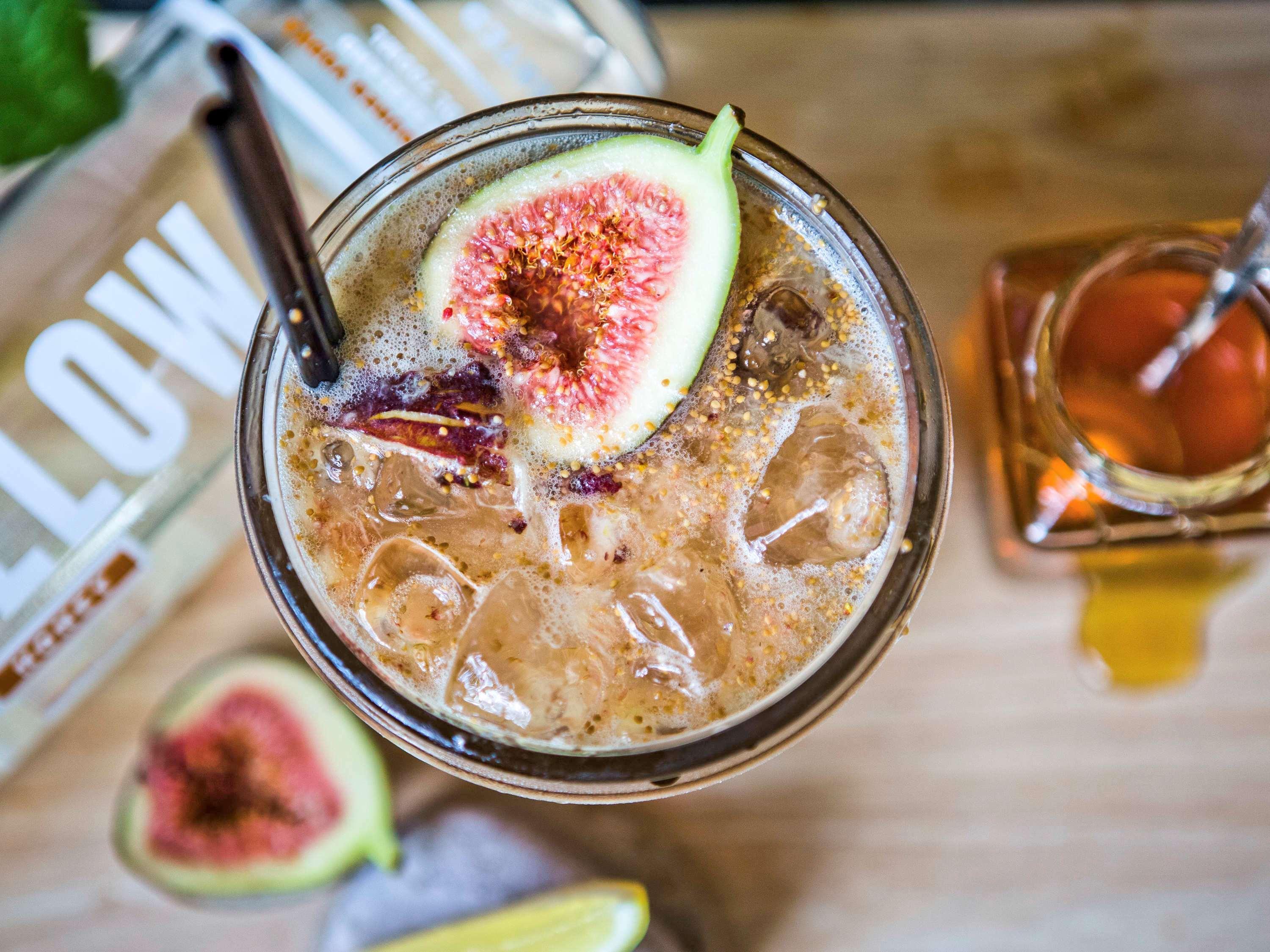 The Como Мелбърн Екстериор снимка A fig and honey cocktail
