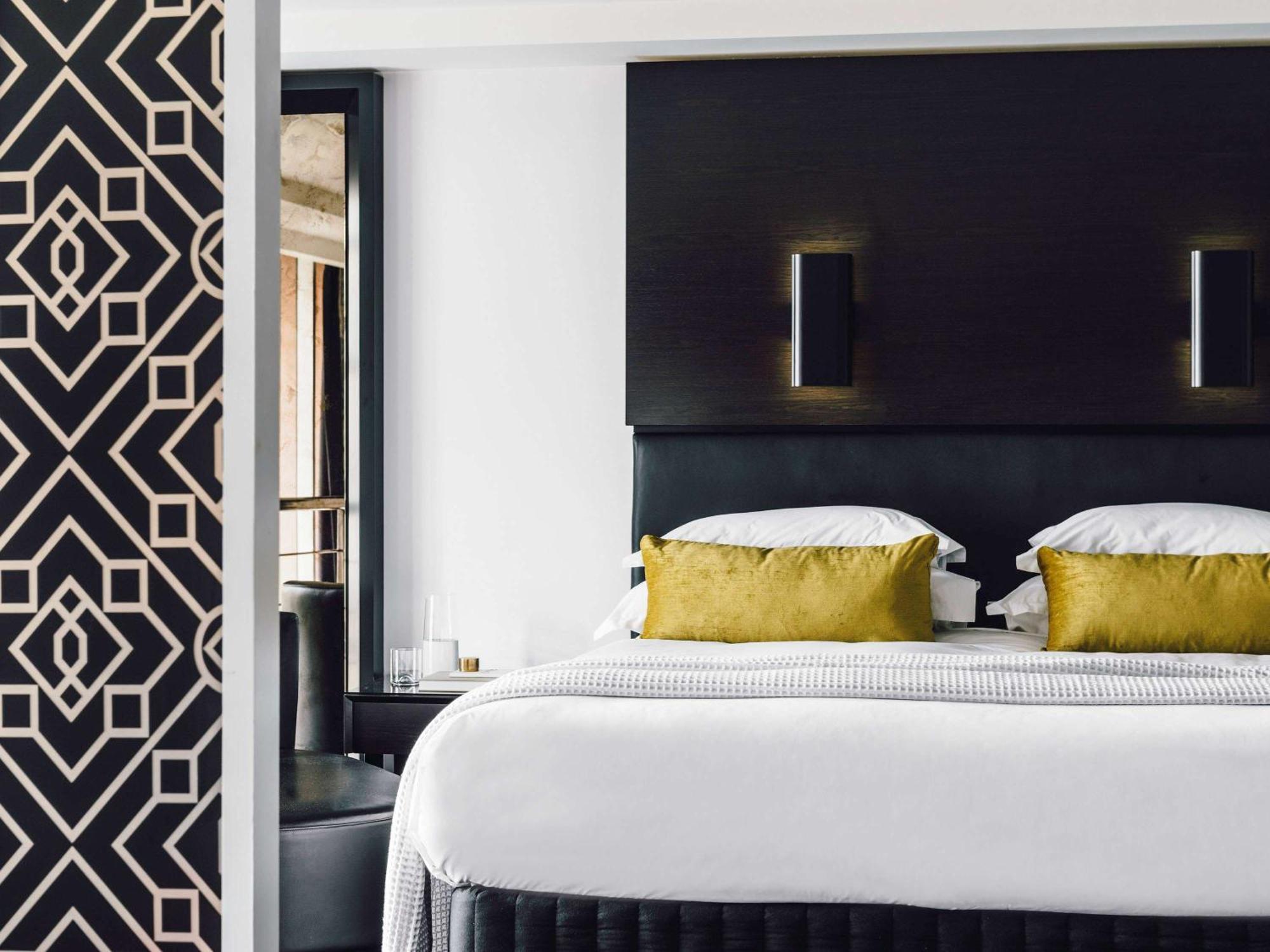 The Como Мелбърн Екстериор снимка A bedroom at the hotel